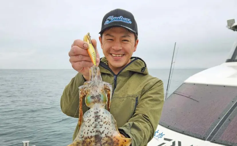 初挑戦のティップランエギング釣行で本命アオリ手中に感動【佐賀・きずなまりん】