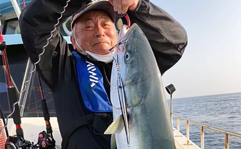 ジギングでヒラマサ混じりにブリ族フィーバー【山口】マダイやヒラメも顔出し