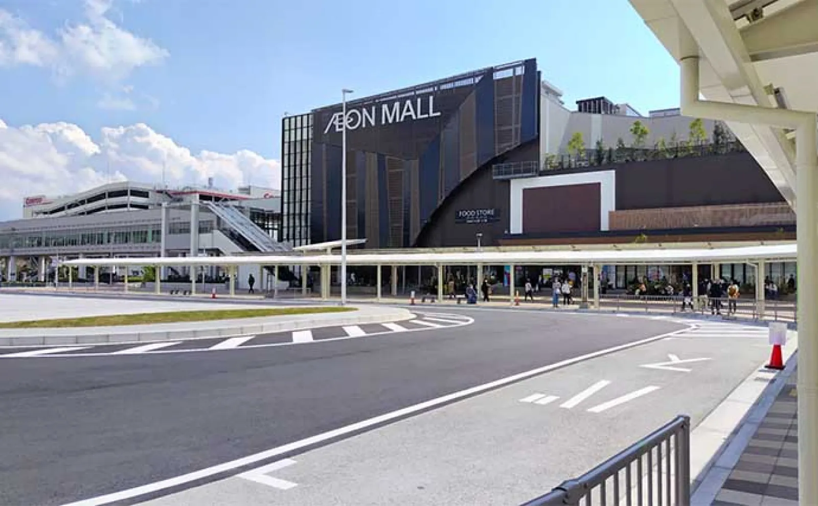 千葉県の『夢の河川』で60cm級シーバスが連発 買い物と釣りが一緒に楽しめる
