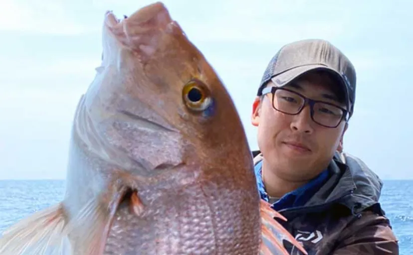 沖のルアー五目釣りでマダイにアオハタにヤリイカなど多彩魚種登場【北九州・新漁丸】