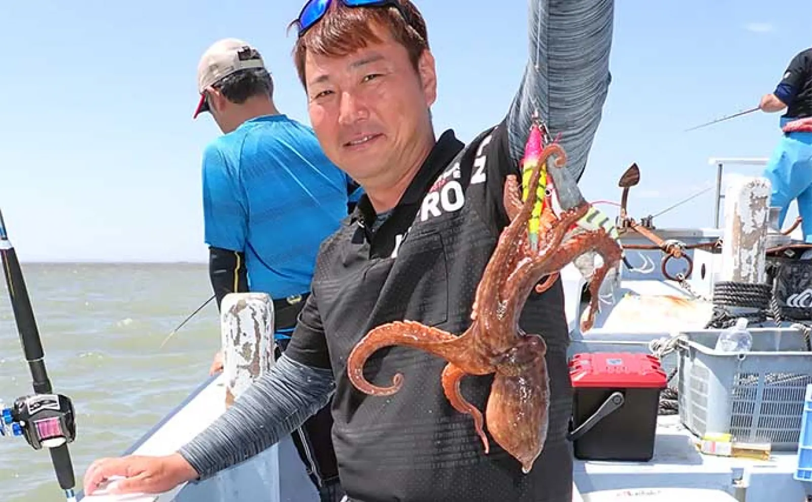 東京湾エギタコ釣りで3.1kg頭に本命マダコが顔出し【神奈川・鴨下丸】