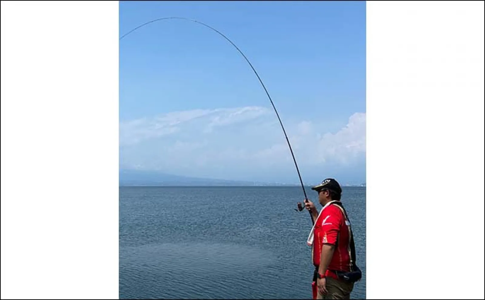 堤防ウキダンゴ釣りで40cmクロダイ2尾【静岡・沼津】ゲストに尾長メジナも