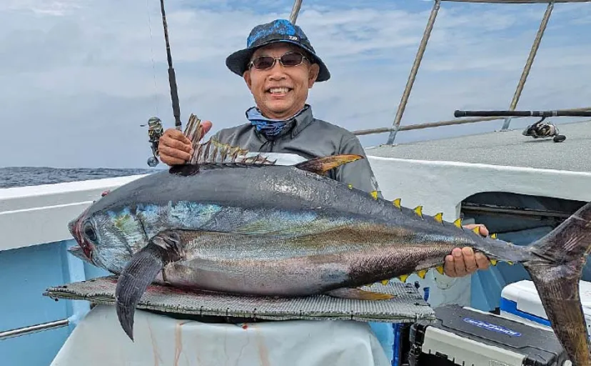 エビング釣行で32kgメバチマグロ浮上【三重】電動タックルでファイト制す