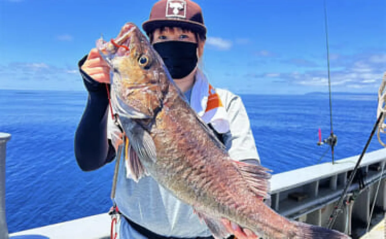 海釣り( タイラバ ・ジギング ) まとめ売り ジギング＆タイラバ釣行で3kgアラを手中【新潟・光海丸】好ゲストに