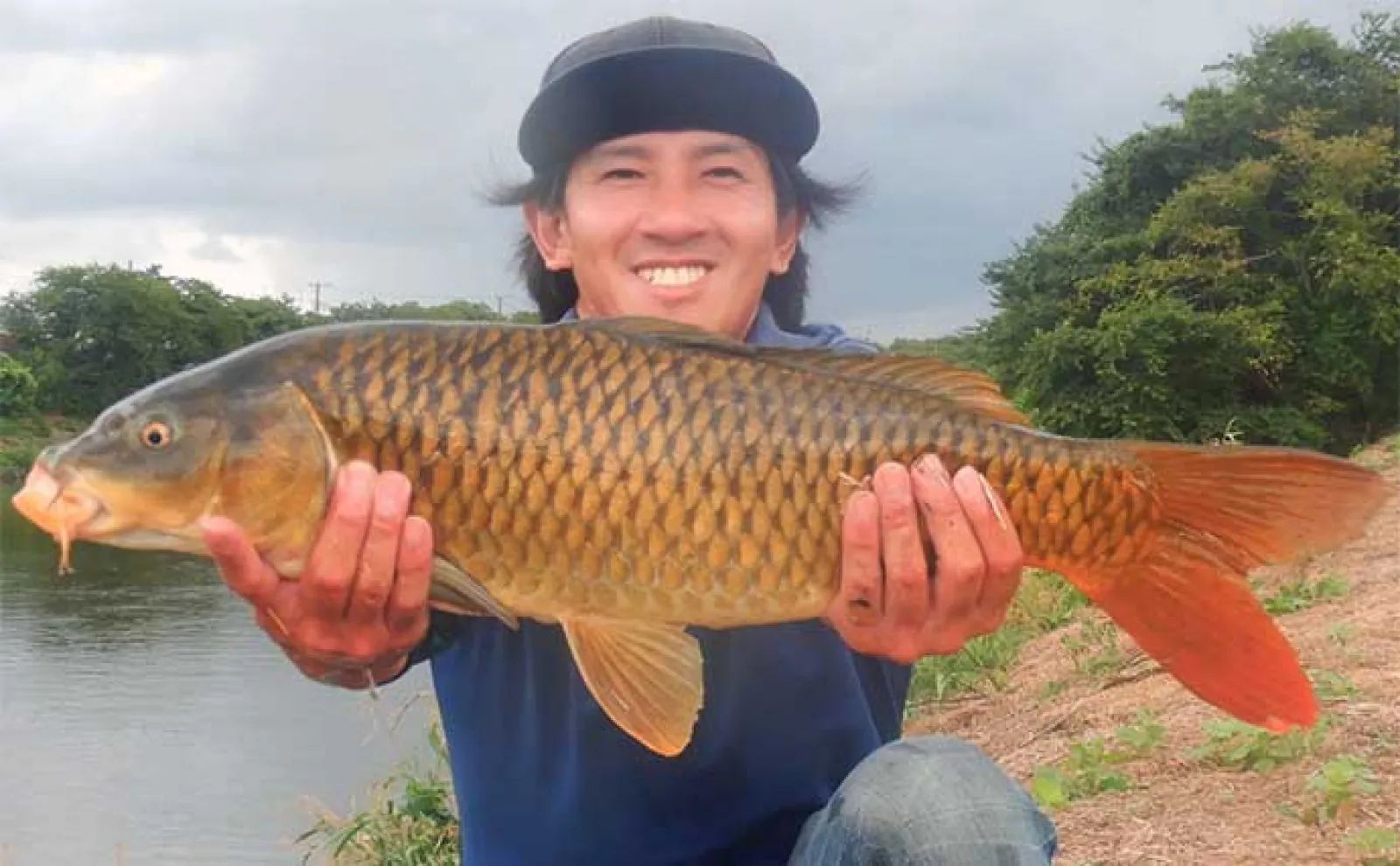 パンぷか釣りで73cm頭にコイ連発【埼玉・元荒川】100mのロング流し釣法