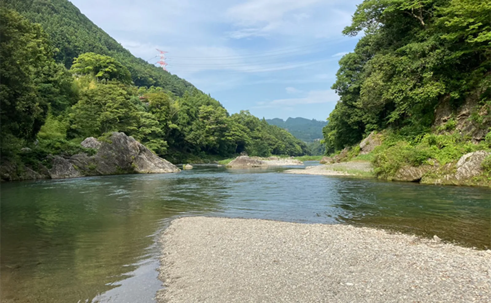 御岳渓谷のルアー釣りで18cmヤマメ手中【東京・奥多摩】スプーンルアーにヒット