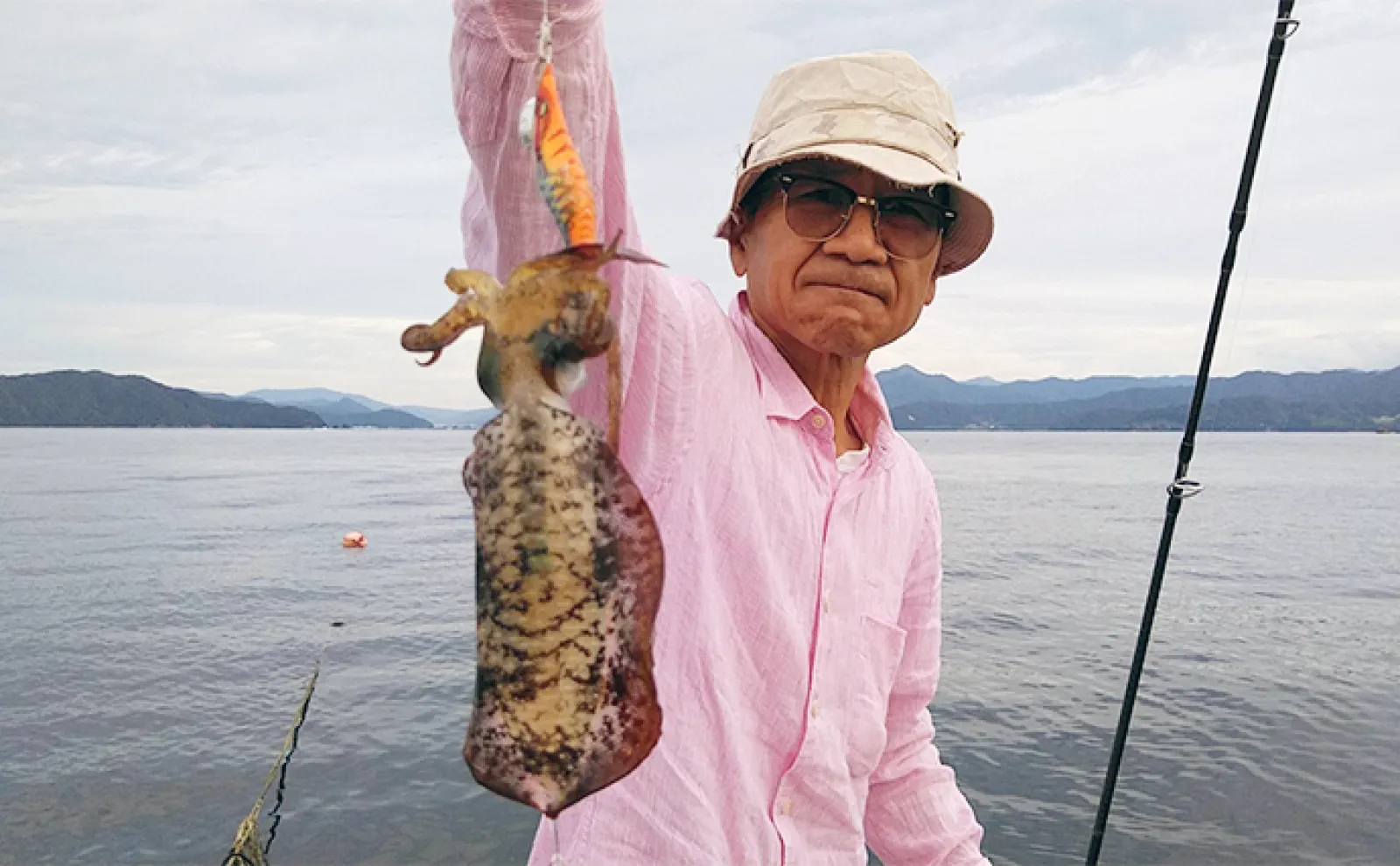 イカダからのヤエン&エギング釣行でアオリイカ30匹超え【福井・あみや渡船】