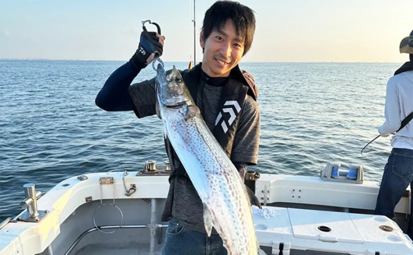 【釣果速報】船でのキャスティング釣行で6kg超頭にサワラ全員安打（三重）