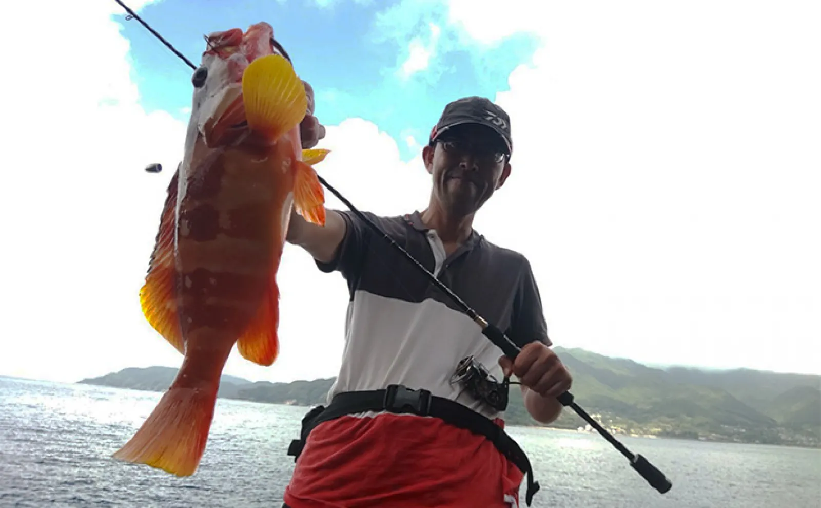 エギングロッド流用のハタゲーム釣行で35cm超アカハタ手中【三重・熊野