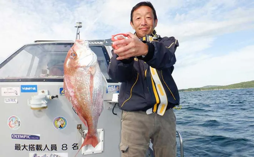 鳥羽沖タイラバ釣行でマダイ船中23匹【丸安丸】好ゲストにシロアマダイ登場