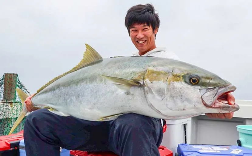 玄界灘のキャスティング釣行で18kg大型ヒラマサ堂々浮上【遊漁船クルーズ】