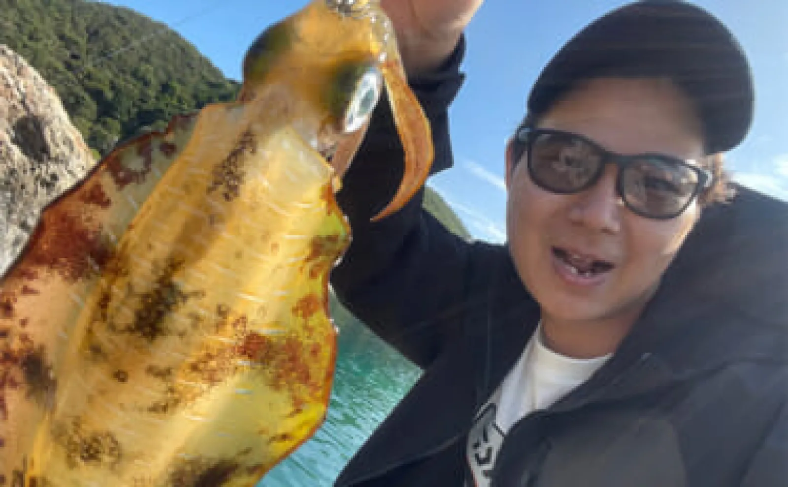 朝マヅメの1時間で700g頭にアオリイカ3杯【長崎・上五島】2つのエギ使い分けが奏功