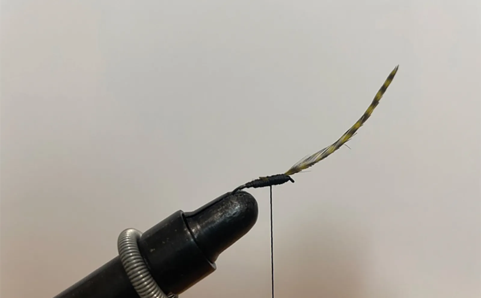 テンカラ釣りの毛鉤(けばり)の作り方 初心者でも慣れれば2~3分で作成可能