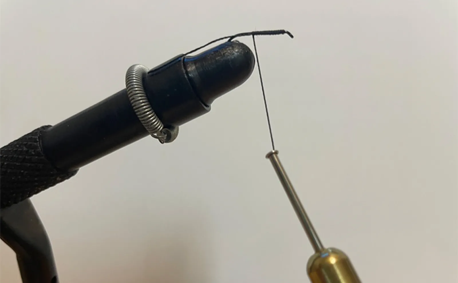テンカラ釣りの毛鉤(けばり)の作り方 初心者でも慣れれば2~3分で作成可能