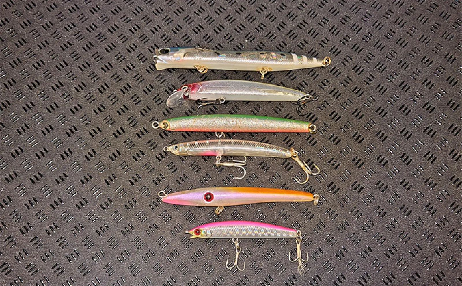 【釣具】激安!! シーバス系ルアーまとめ売り【説明必読】 全然釣れる！アマゾン激安おすすめルアーBEST5！ - YouTube