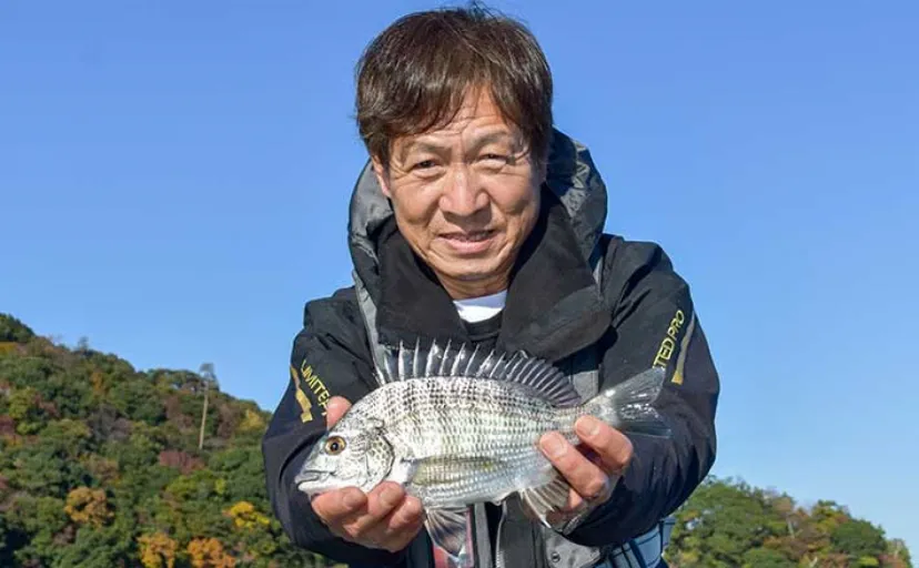 ダンゴ釣り名手が日本海のイカダでクロダイを狙う【福井・金丸渡船】