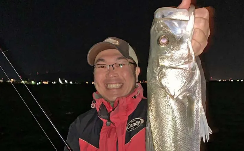 夜のボートシーバス釣行で68cm頭に本命4匹【三重】全て60cmオーバー