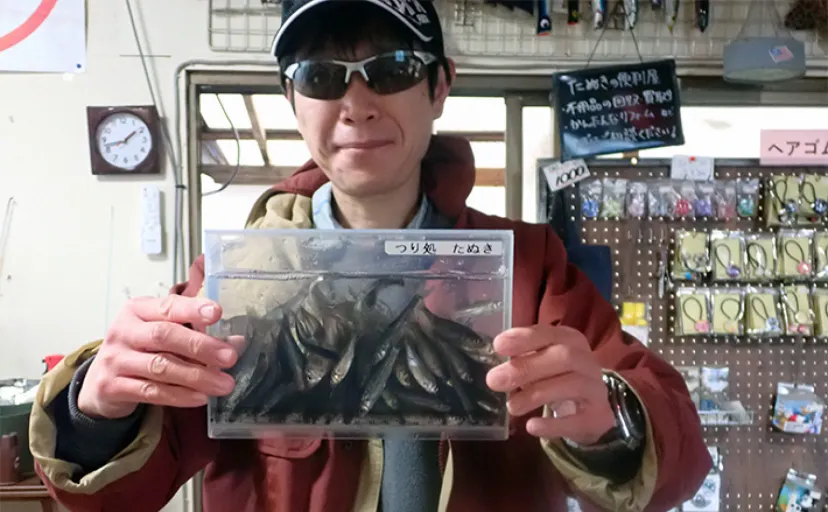 タナゴが釣れる室内釣り堀に挑戦【千葉・つり処たぬき】持参の和竿で束釣りを達成