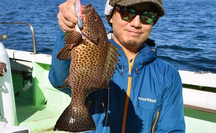 ボートルアー釣行で良型ハタ類が連発【三重・エヌテックマリン】スイミングに好反応