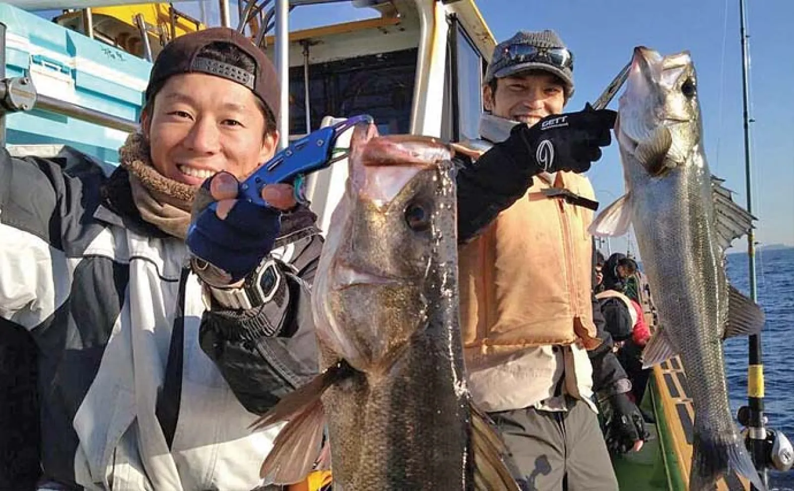 東京湾ジギングシーバス船で50〜60cm級中心に釣る人本命12尾【渡辺釣船店】