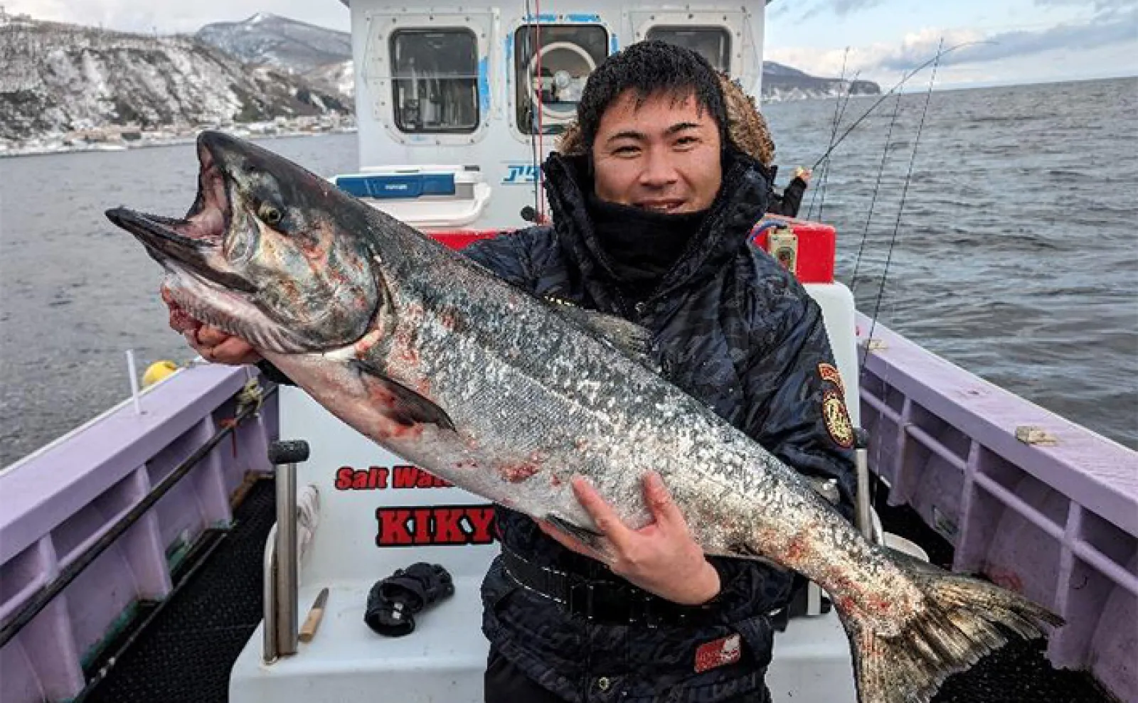 知床のサクラマスをオフショアジギングで狙う【北海道】本命不発もキングサーモン見参