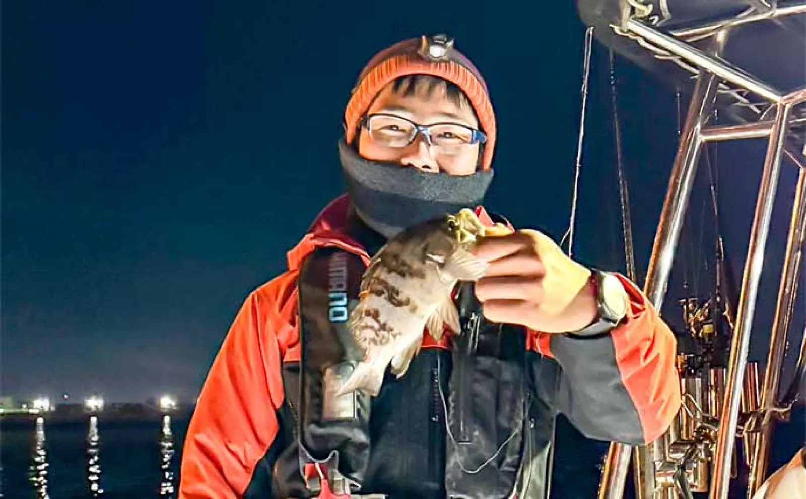 夜の名古屋港でのボートメバリング釣行で20cm超えメバルが続々【オーキッド】