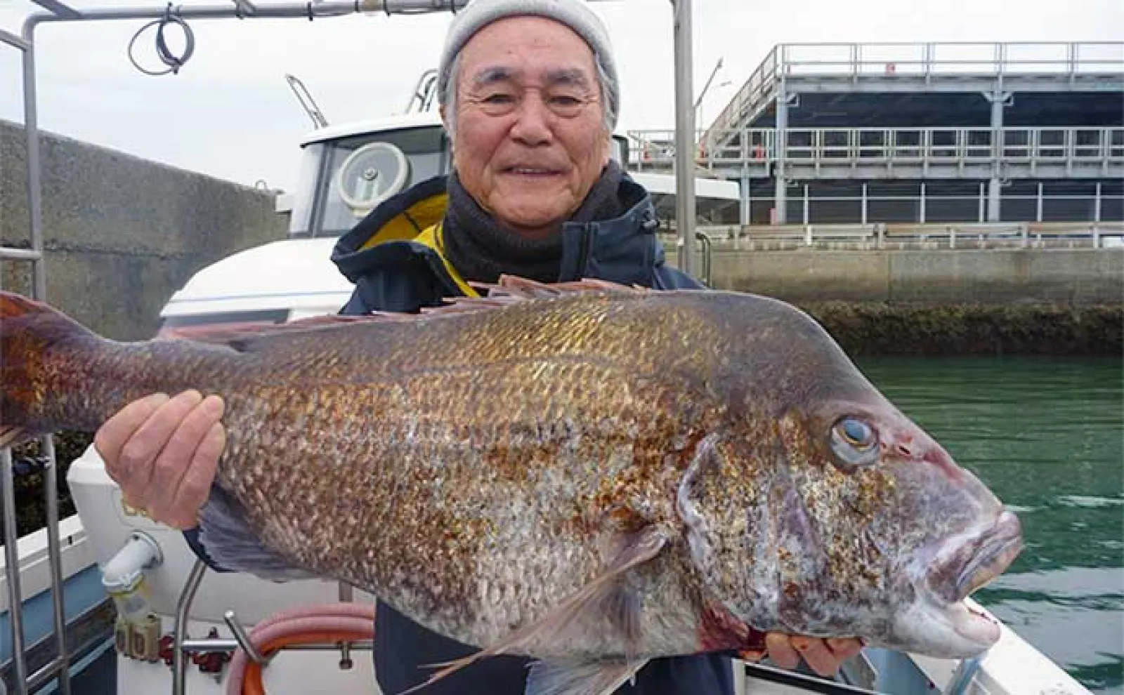 【船のルアー釣り最新釣果】玄界灘のタイラバで10kgの大ダイが堂々参上!(福岡)
