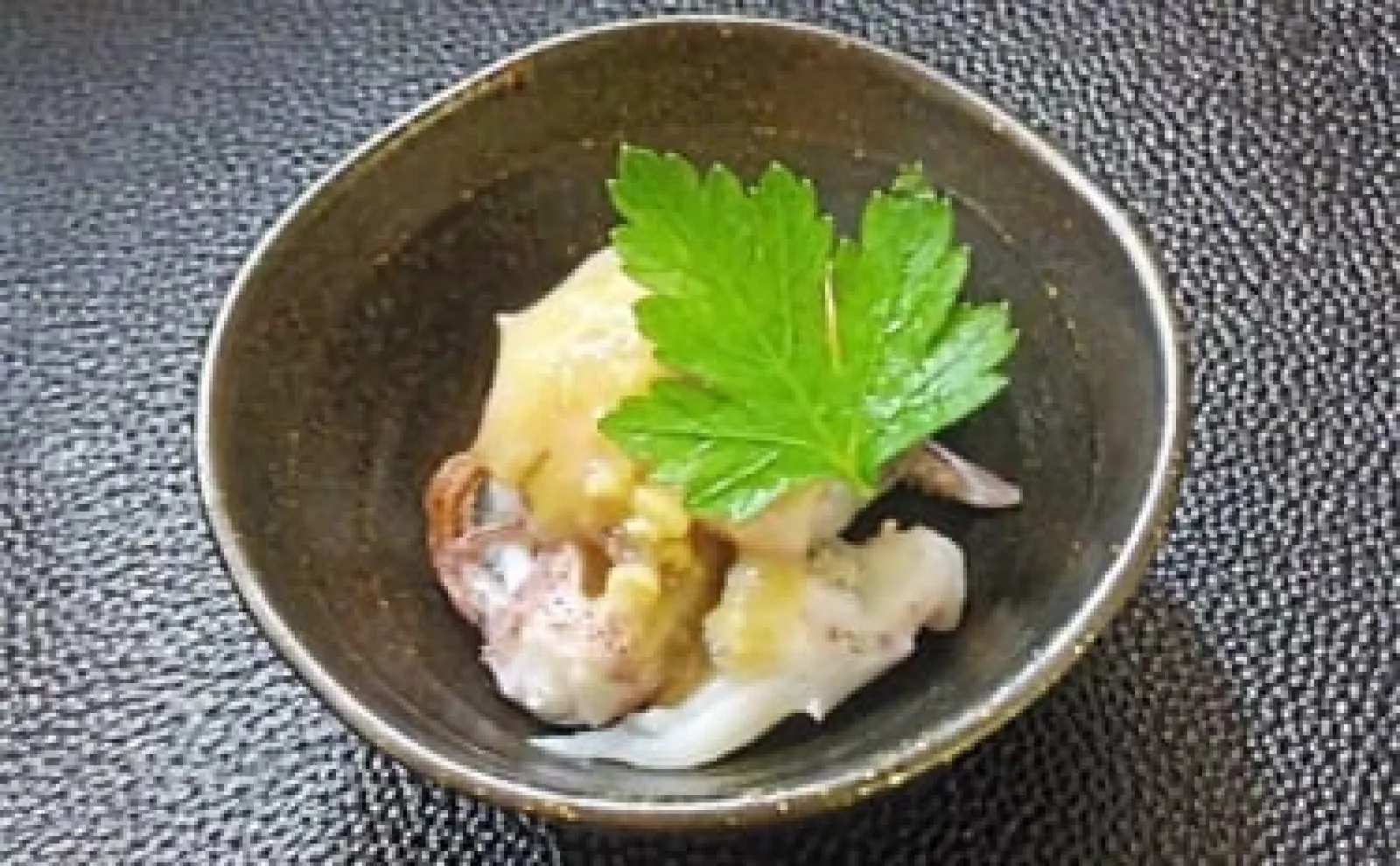 釣ったイカで作る「疲労回復」レシピ：小イカの酢ぬた　丸ごと調理がコツ