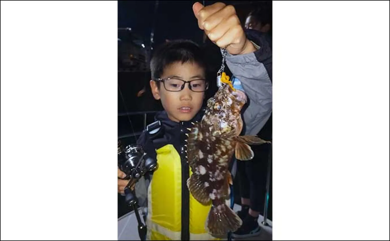 子供連れで楽しむ夜のボート釣行でカサゴにアジにシーバス【愛知・オーキッド】