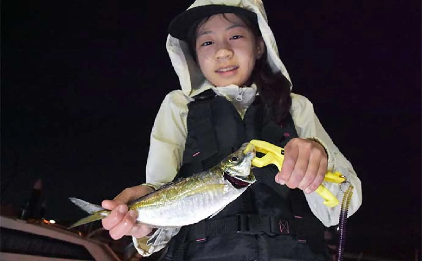 子供連れで楽しむ夜のボート釣行でカサゴにアジにシーバス【愛知・オーキッド】