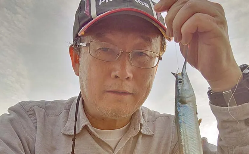 サヨリ釣りで30cm級本命2尾キャッチ【愛知】風やんだタイミングでヒット