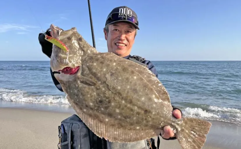 サーフルアー釣行で50cm級ヒラメをキャッチ【静岡・遠州灘】離岸流を狙い撃ち