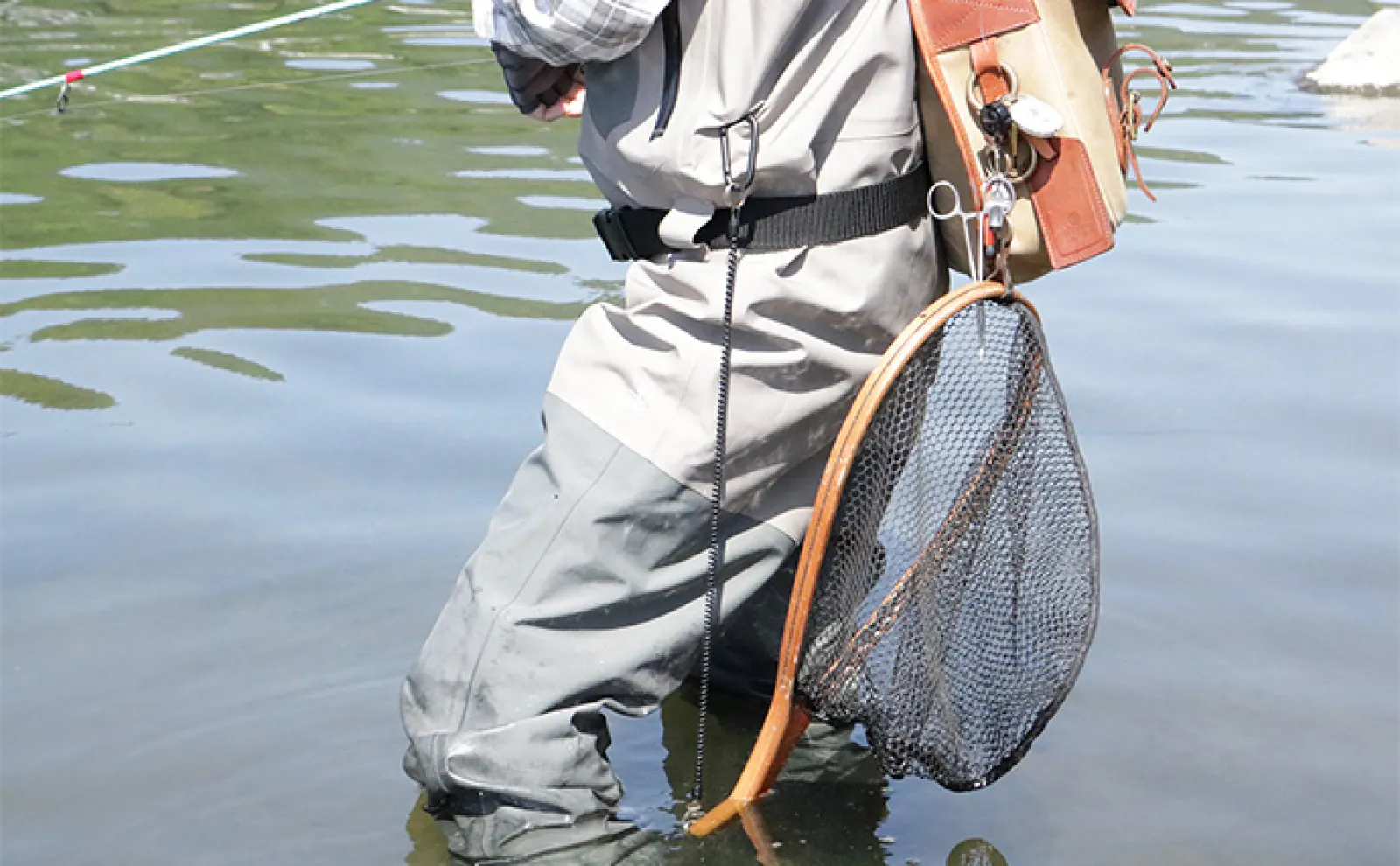 【岡田万里奈の釣り三昧休日】に密着!釣り中も移動中も『どこでもカラビナ』が大活躍