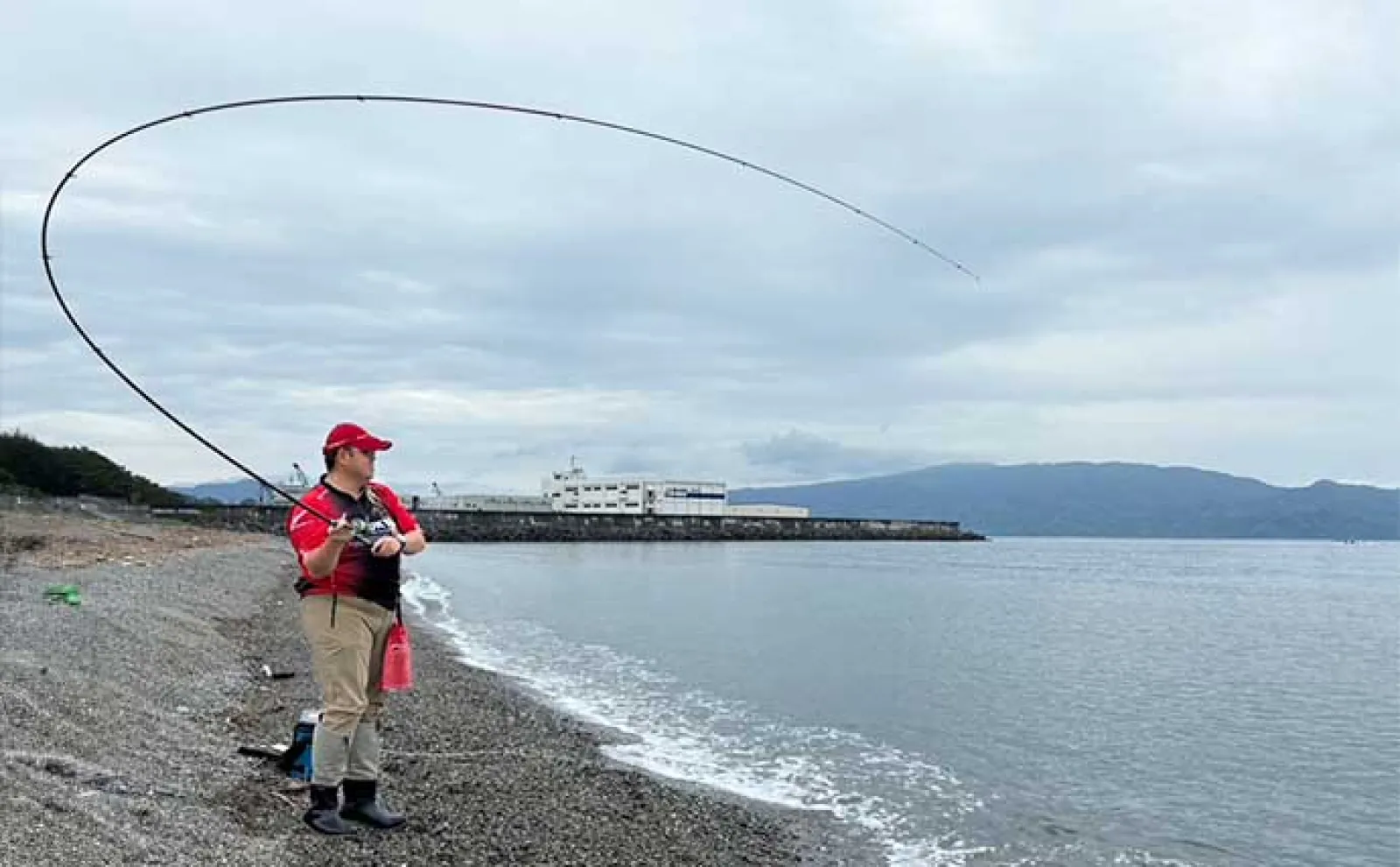 沼津サーフでのフカセ釣りで48cm筆頭にクロダイ9尾と快釣【静岡】