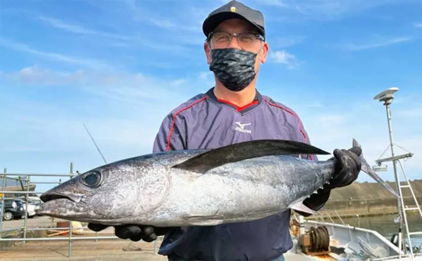 【沖釣り釣果速報】トンボジギング船でカツオ混じりにビンナガ好捕（三重）