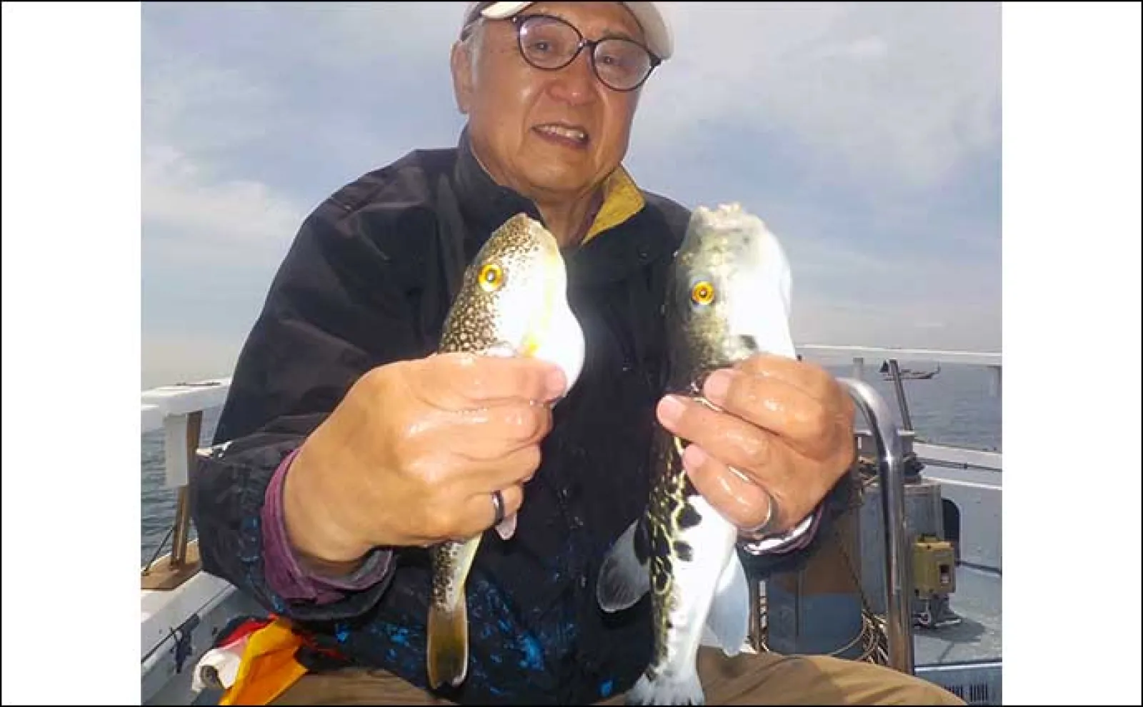 東京湾カットウフグ釣りで釣る人ショウサイフグ23尾好捕【神奈川・忠彦丸】