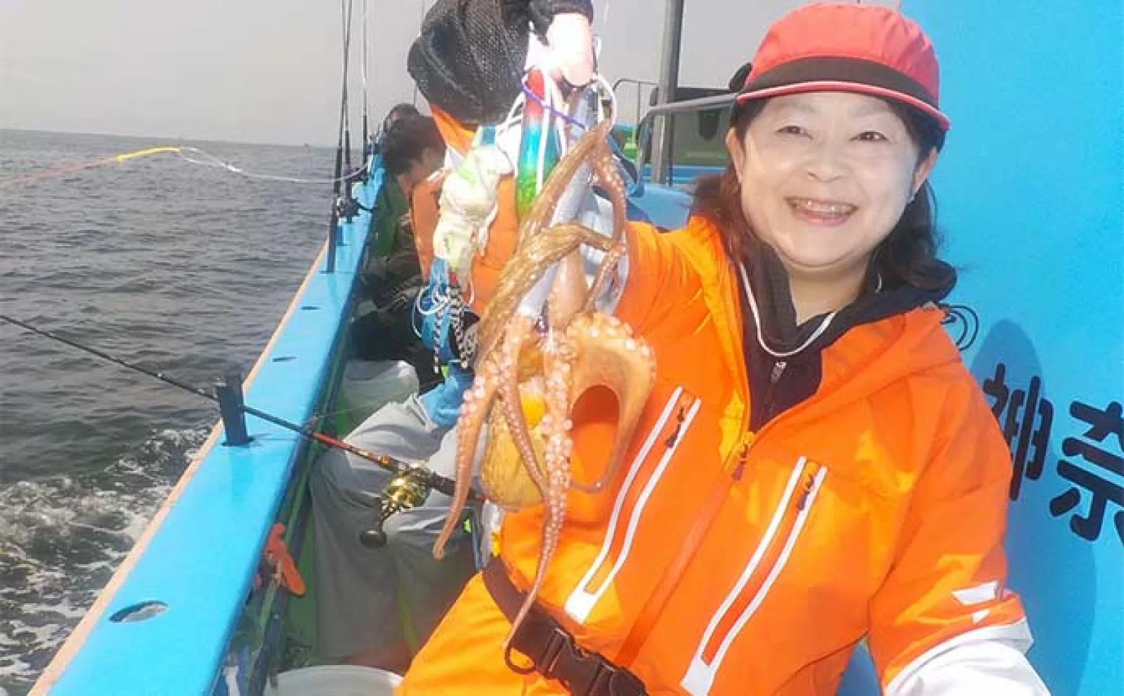 東京湾の船エギダコ釣りで釣る人マダコ6尾キャッチ【神奈川・一之瀬丸】