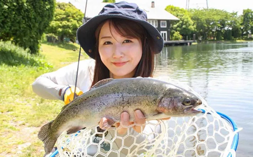 釣りをしなくても楽しい管理釣り場『開成水辺フォレストスプリングス』でニジマスGET！