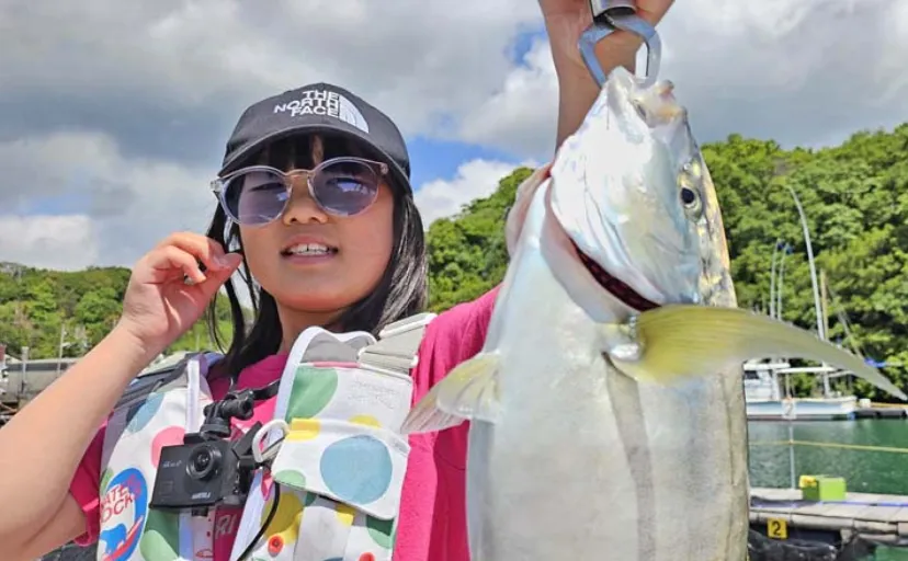 子連れ海上釣り堀釣行でマダイとジャンボシマアジ好捕【三重・フィッシングパークトリトン】