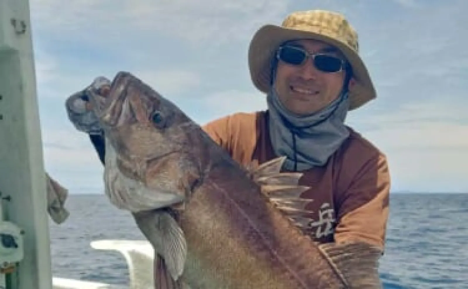 中深海釣りで1.4kg頭に本命アラ2匹手中【静岡・わし丸】ルアーで4kgオーバーの大型も浮上