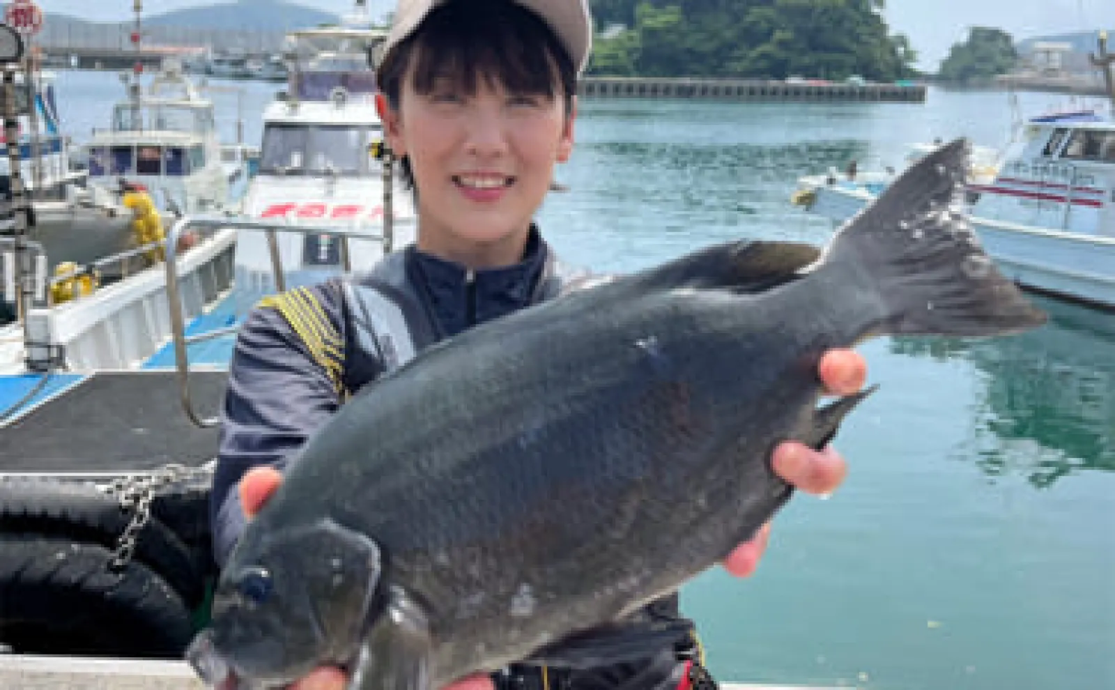 沖磯フカセ釣りで40cm超イサキとクロ手中【長崎・宮之浦】クロキツネザルのお陰？