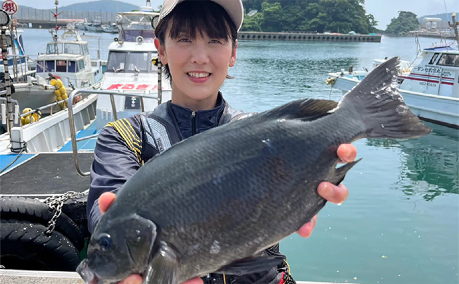 沖磯フカセ釣りで40cm超イサキとクロ手中【長崎・宮之浦】クロキツネザルのお陰?