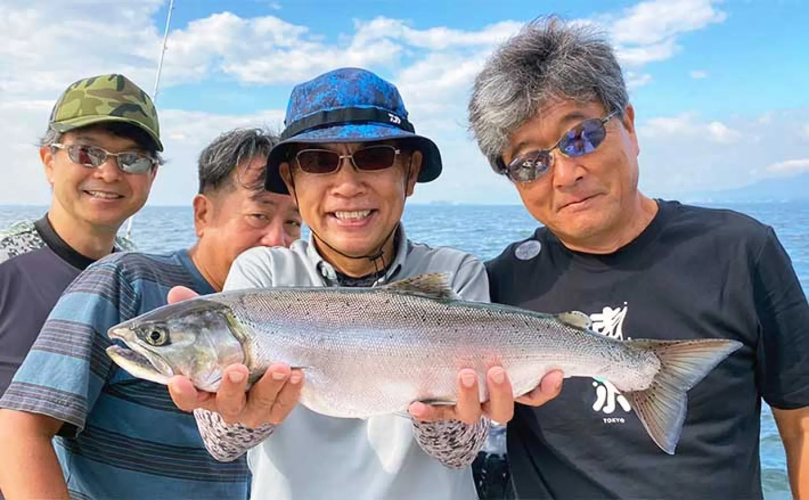 琵琶湖レイクトローリング釣行で50cm超えビワマスと対面 リリース多数でお土産は3匹ずつ | アウトドア |  カーライフ・カー用品サイトMOBILA（モビラ）