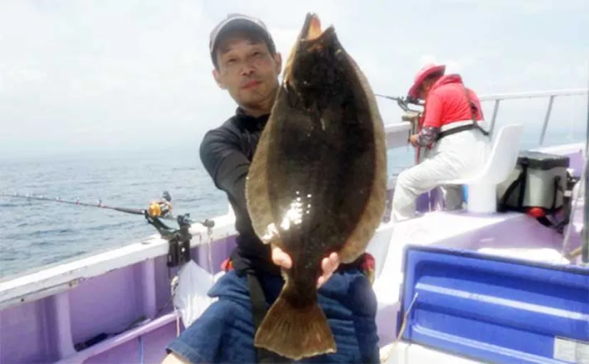 小名浜沖のヒラメ釣りシーズンが開幕！【第十五隆栄丸】7.2kgの大型本命が浮上