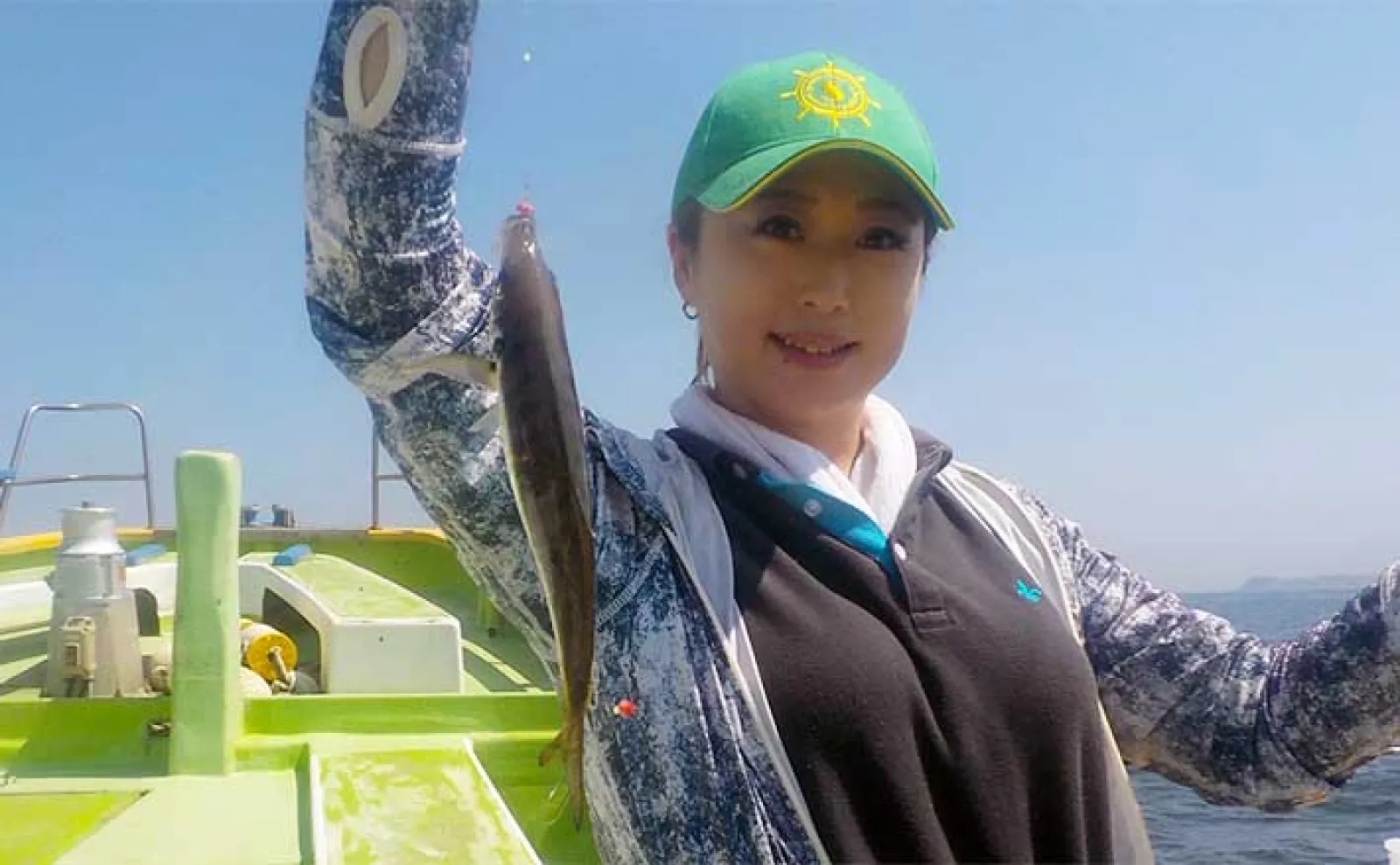 走水沖ビシアジ船で43cmを筆頭に釣る人45尾【神奈川】入れ食いを