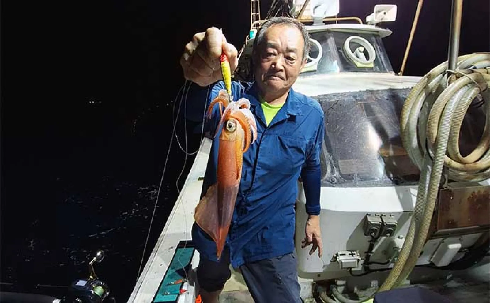 【夜焚きイカ釣果速報】胴突き・イカメタル共にクーラー満タン釣果!(福岡)