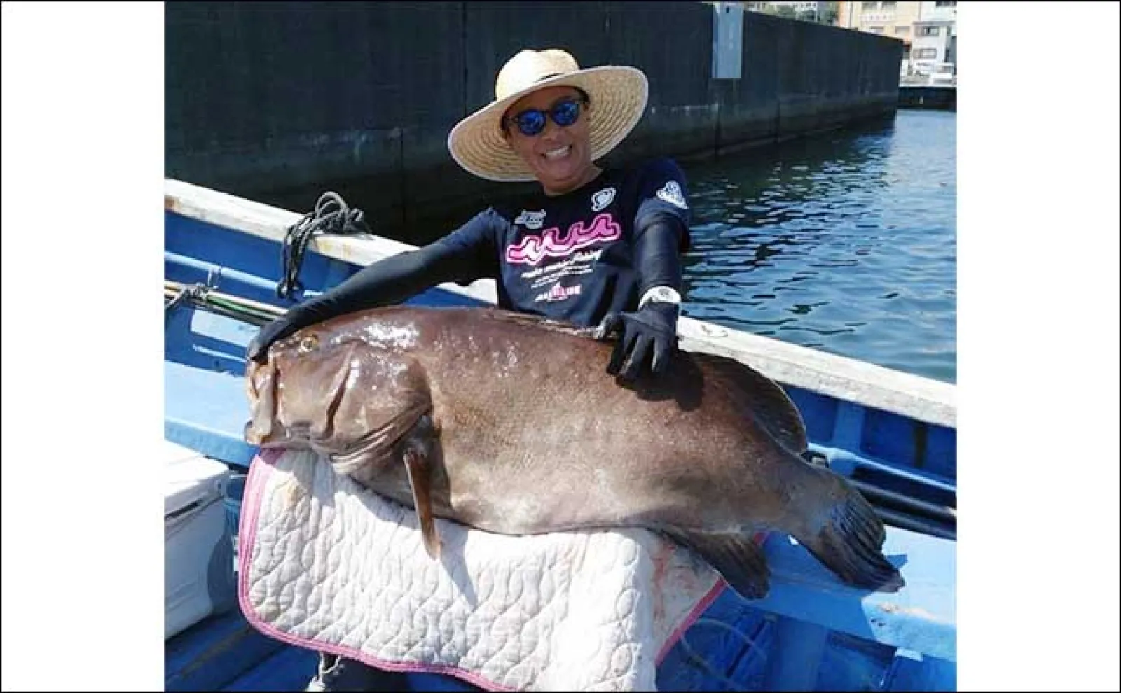 【船のエサ釣り釣果速報】タテ(落とし込み)釣りで31kg大型クエ浮上!(三重)