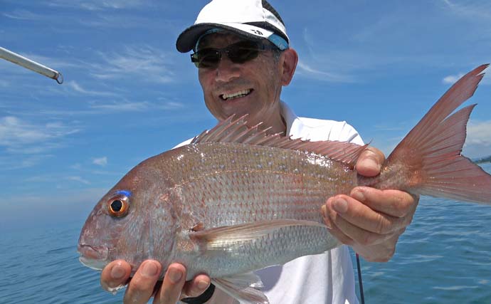 釣り太郎 船からのフカセ釣りでマダイに良型クロにイサキをキャッチ【鹿児島・金