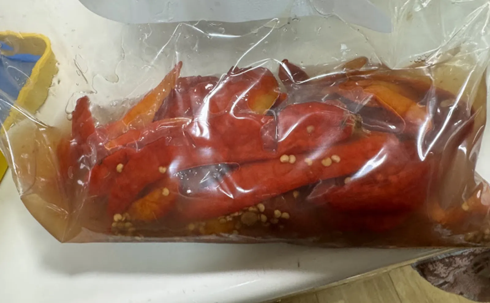 夏にこそ食べたい【魚の頭に唐辛子を塗りたくった料理】 発酵唐辛子が味の決め手