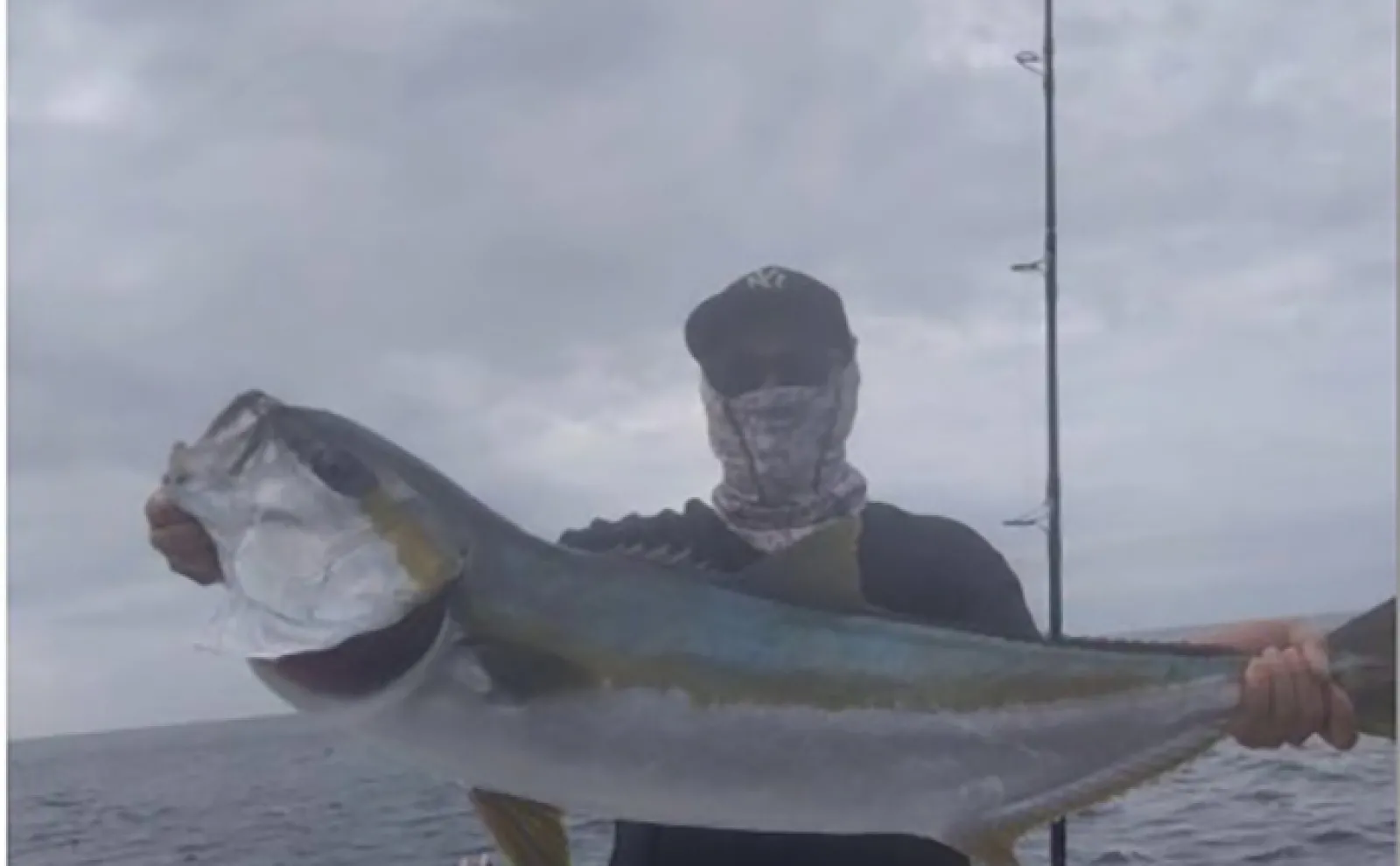 【沖釣り釣果速報】響灘でのジギングで8.6kg筆頭にカンパチが好反応!(福岡)